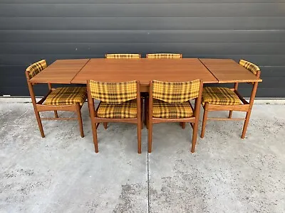 Vintage Mid-Century Extendable Dining Table & Chairs Dining Setting • $1295