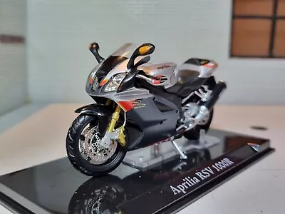 Aprilia RSV 1000R Silver Motorbike Superbike 1:24 Scale Model Diecast Atlas IXO • £11.99