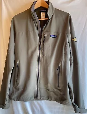 PATAGONIA MEN'S M ZIP FRONT SOFTSHELL JACKET GREEN PATCHES Worn Once MINT • $35