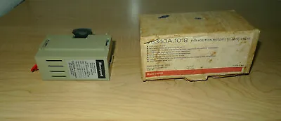 Honeywell Tradeline V8343A 1018 Two Position Motorized Zone Valve (head Unit) • $44.95