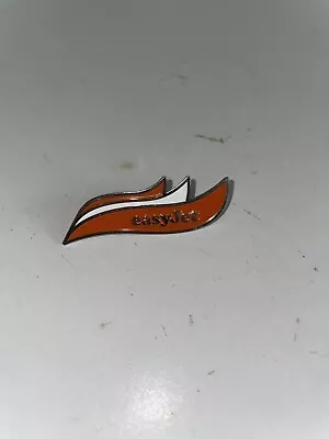 FREE DELIVERY Easyjet Cabin Crew Wings Pin Badge • £6.55