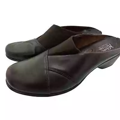 Clarks Artisan Collection Dark Brown Slip On Clog Mules Size 9.5 NWOB • $19.99