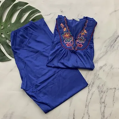 Vanity Fair Womens Vintage Pajama Set Size S Blue Embroidered Floral 2 Piece • $23.99