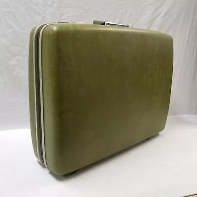 Vintage Samsonite 24  Hardshell Royal Traveller Medalist Green Suitcase W/ Keys • $17.99