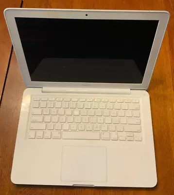 Apple OBS Macbook 13 Inch Mid 2010 MPN# MC516LL/A 13.3/2.4/2X1GB/250GB/SD • $109