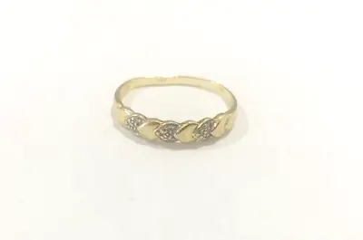 Vintage 375 Italian 9ct Yellow Gold Diamond Ring • $129