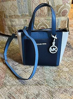 Michael Kors Purse And Wallet • $95