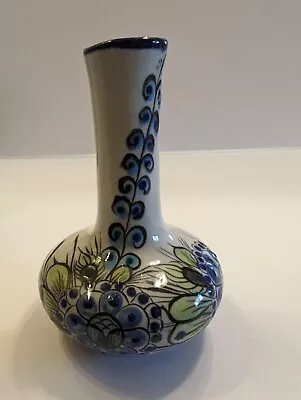 Mayan Ken Guatemala Hummingbird & Floral 5  Vase • $13.75