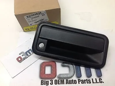 Chevrolet C/K Tahoe Suburban GMC C/K Yukon RH Front Outside Door HANDLE New OEM • $72.88