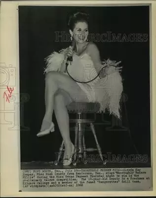 1968 Press Photo Glenda Kay Prapes Sings At The Miss Texas Pageant - Hcx10510 • $15.99