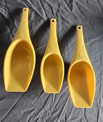 Vintage Set Of 3 Foley Measuring Cups Harvest Gold Yellow USA • $9.99