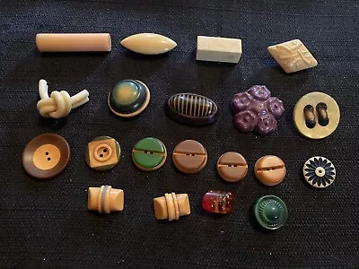 Lot Of 20 Vintage Bakelite & Plastic Decorative Buttons • $19.95