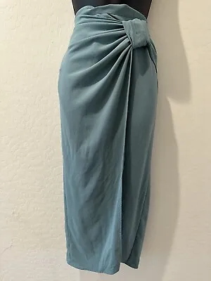 $23 • Buy Zara Knee Skirt Size L