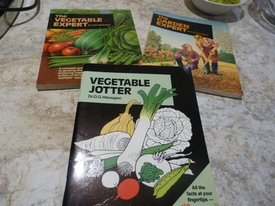 £2.70 • Buy 3 Books The Vegetable Expert, The Garden Expert & Vegetable Jotter Dr Hessayon,