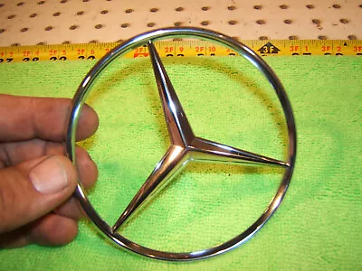 Genuine Mercedes Late C126 86-91 560SEC Rear Deck Lid Plastic Chrome OEM 1 Star • $17.50