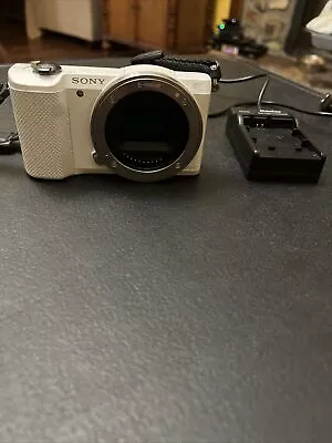 [US SELLER] White Sony Alpha A5000 Digital Mirrorless CameraBatteryCharger. • $220