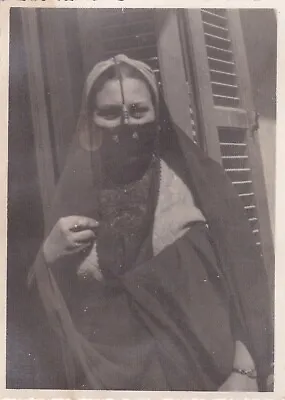 EGYPT VINTAGE PHOTO . A Lady In Ancient Traditional Egyptian Clothes • £19.30