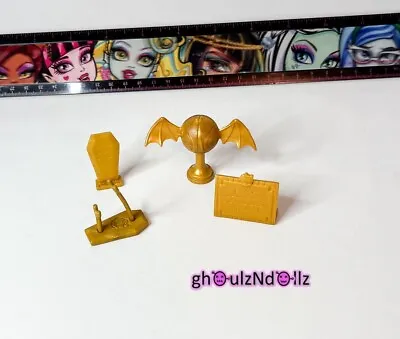 MONSTER HIGH Doll 2012 High School Playset Replacement Accessories #2 Gold. • $5.99