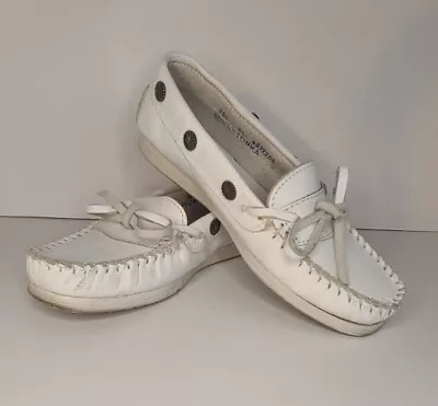 Minnetonka Womens 5.5 Kilty White Deerskin Leather Moccasins Conch Lace Slip On • $22.99