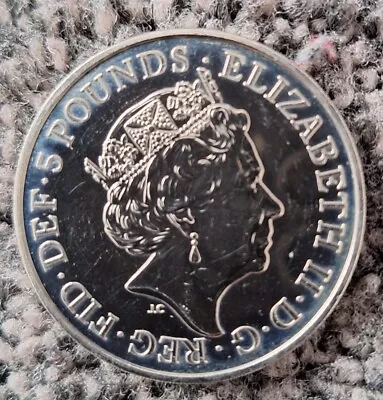 2017 Lion Of England Queen Elizabeth 11  5 Pound Coin • £10