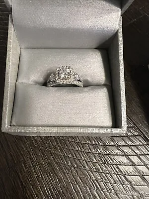 $2599 • Buy Diamond Engagement Ring Set Preowned