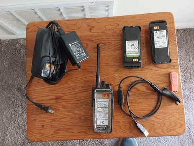 $275 • Buy Motorola XPR 6550 UHF 450-512