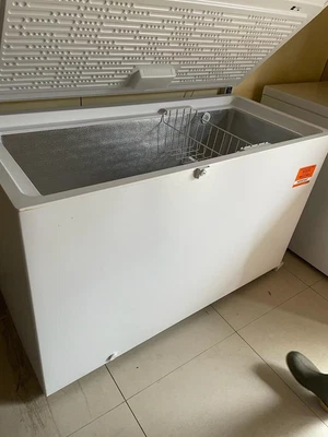 £15 • Buy Hotpoint Chest Freezer.