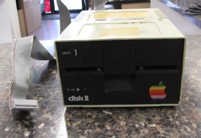 Vintage Apple A2M0003 Disk II 5.25” Floppy Drive With Connecting Cable - CZ41 • $29.99