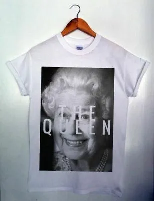 Queen Elizabeth II Unisex T-shirt Royal Platinum Jubilee 2022 Tshirt • £13.99