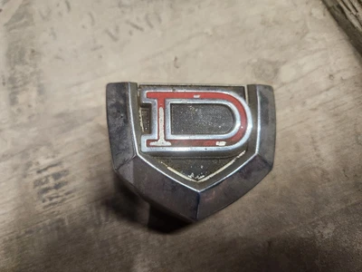$5 • Buy Vtg Car Emblem