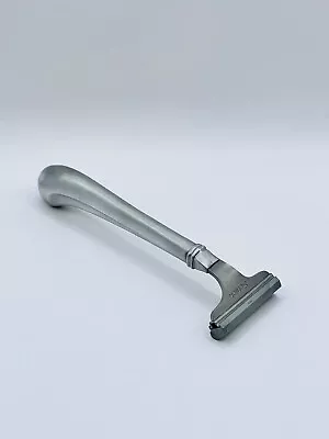 Vintage SCHICK PEWTER SUPER II TRAC II Safety Razor International Silver Classic • $11.05