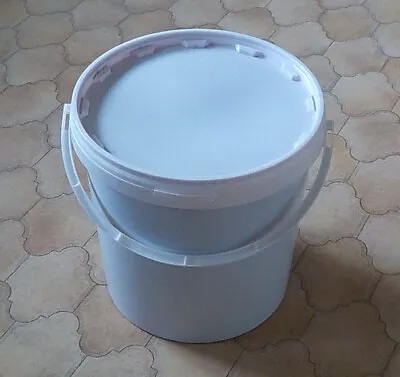 6 X 10 LITRE PLASTIC BUCKETS TUBS CONTAINERS C/w HANDLES & TAMPER EVIDENT LIDS • £20