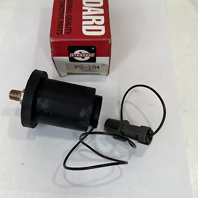 Standard  Motor Products Engine Oil Pressure Switch  PS194 • $11.99