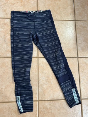 $10 • Buy Women's *~*LULULEMON *~* Pants Tights    Size  6