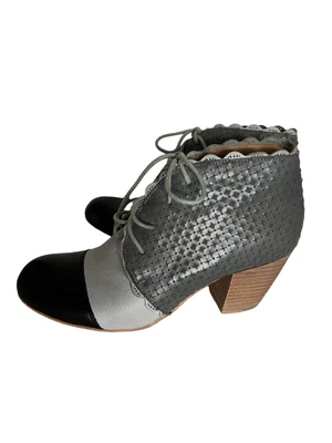 Django & Juliette Ankle Leather Boots Booties Size 39 • $45