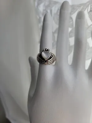 Vintage Irish Claddagh 925 Sterling Silver MOP Heart Ring Size 6 • $34.99