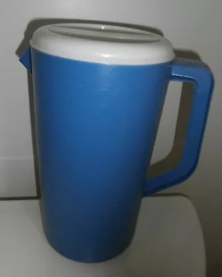 Vintage Rubbermaid Pitcher 2 1/4 Quart 1-Blue With White Lid • $9.50