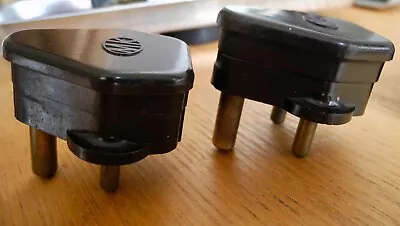 Vintage Mk Round 3 Pin Plug 5 Amp Brown X2 • £11.50