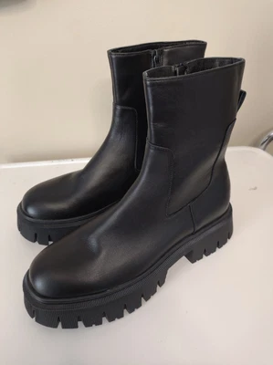 $52.50 • Buy Zara Women's Leather Side Zip Platform  Boots Size 41 New With Tags 