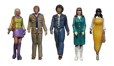 FG09  1970s Pedestrian Figures Unpainted O Scale • £17.99