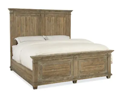 1042-91251 Hooker Furniture Sienna Canyon Queen Panel Bed • $2205