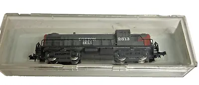 N Scale Atlas # 4215  RS-3 Cotton Belt Diesel Locomotive In Case • $119.95