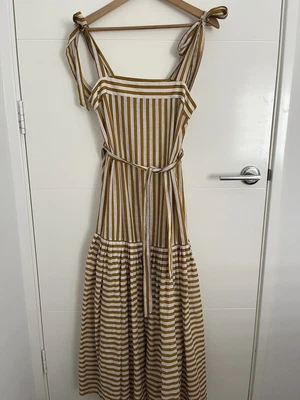 $40 • Buy Tigerlily Dress Size 10