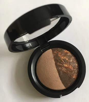 Laura Geller Baked Duo Eyeshadow Shade: Sunstone Bewitching Bronze Brown Sand. • £3.99
