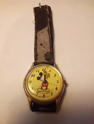 The Walt Disney Mickey Mouse Lorus Watch Great For Any Vintage Collecion! • $8