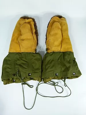 US Military Arctic Extreme Cold Weather Mittens - Size Medium • $22.97