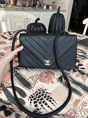 $2950 • Buy Authentic Chanel Vintage Chevron Flap Messenger Bag 