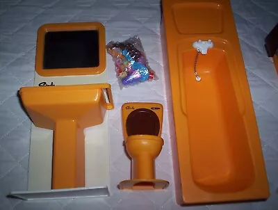 £18 • Buy Sindy Doll Vintage Furniture 1975/76 Orange Bath, Washbasin, Toilet, Accessories