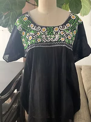 Traditional Women's Mexican Embroidered Blouse Large Black Green White Daisy • $25