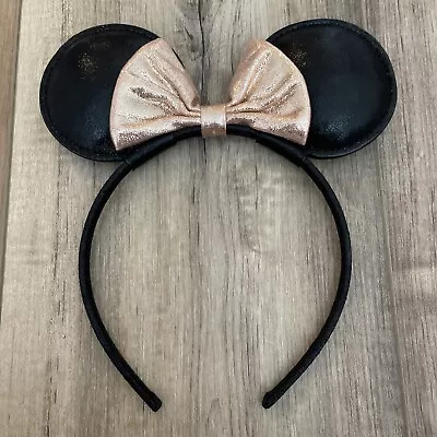 Minnie Mouse Shiny Bow Headband • $13.99